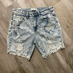 Almost Famous Acid Wash Distressed Jean Shorts Size 5 Juniors NWOT